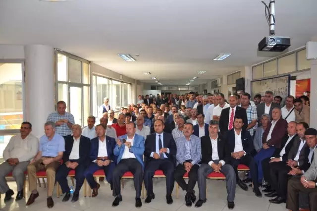 AK Parti'de Tanışma Toplantısı AK Parti'de Tanışma Toplantısı