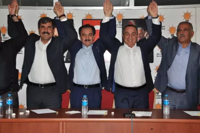 AK Parti'de Tanışma Toplantısı AK Parti'de Tanışma Toplantısı