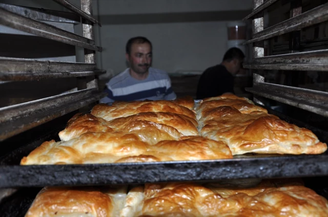 Düğünlerin Vazgeçilmez Lezzeti &quot;Düğün Böreği&quot; haberi fotografı