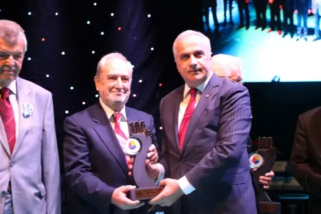 Gümrük ve Ticaret Bakanı Tüfenkci: 'Türkiye, ABD ve Japonya Gibi Birçok Ülkeyi Geride Bırakmayı... Gümrük ve Ticaret Bakanı Tüfenkci: 'Türkiye, ABD ve Japonya Gibi Birçok Ülkeyi Geride Bırakmayı...