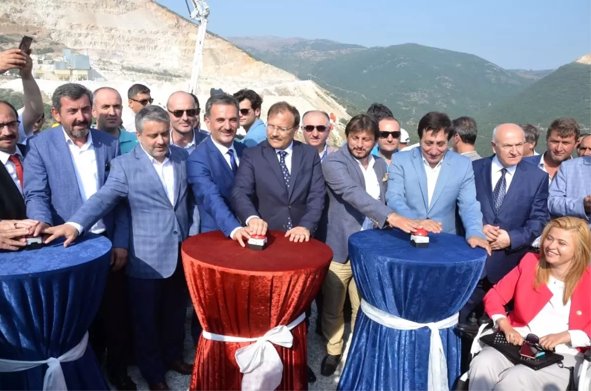 Gemlik'e Yapılacak 338 Dairelik Toplu Konutun Temeli Atıldı