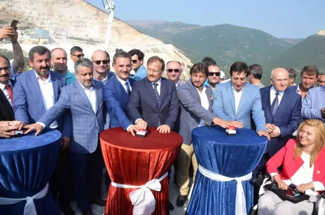 Gemlik'e Yapılacak 338 Dairelik Toplu Konutun Temeli Atıldı