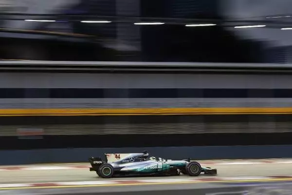 Singapur Gp'de Zafer Hamilton'ın