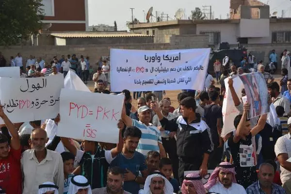 Suriyeliler, Sınırda PKK/PYD'yi Protesto Etti