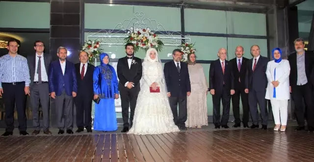 Trabzon Büyükşehir Belediye Başkanı Gümrükçüoğlu'nun Mutlu Günü Trabzon Büyükşehir Belediye Başkanı Gümrükçüoğlu'nun Mutlu Günü