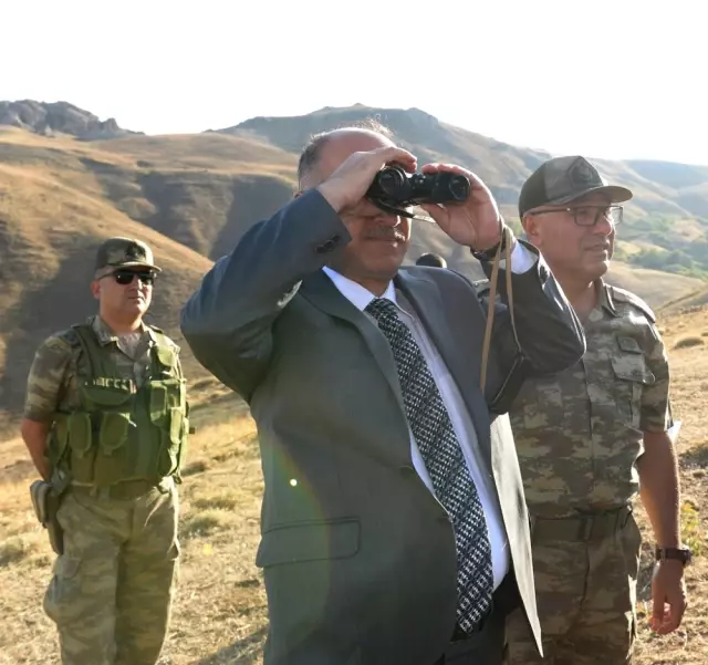 Vali Azizoğlu Operasyon Bölgesinde Vali Azizoğlu Operasyon Bölgesinde