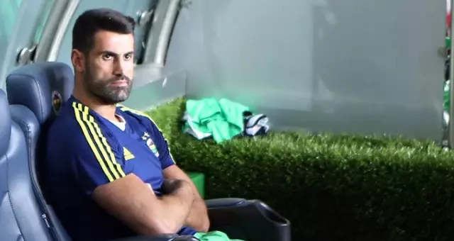 Yedek Bırakılan Volkan Demirel, Maç Öncesi Isınmaya Çıkmadı