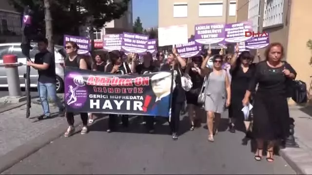 Cumhuriyet Kadınları Derneği’nden ’Müfredat’ Protestosu