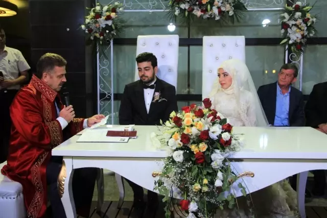 Trabzon Büyükşehir Belediye Başkanı Gümrükçüoğlu'nun Mutlu Günü Trabzon Büyükşehir Belediye Başkanı Gümrükçüoğlu'nun Mutlu Günü