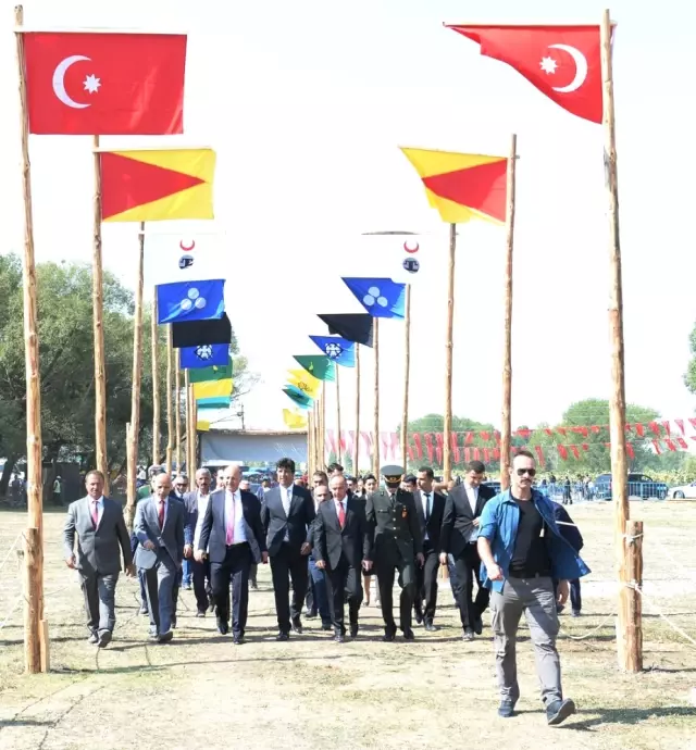 Vali Azizoğlu: 'Bu Topraklara Barış ve Huzur Bin Yıl Önce Geldi' Vali Azizoğlu: 'Bu Topraklara Barış ve Huzur Bin Yıl Önce Geldi'