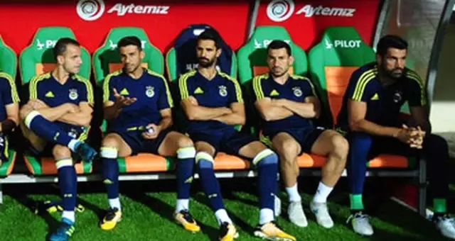 Volkan Demirel, Alanyaspor Maçında Yedek Kulübesinde Karalara Büründü