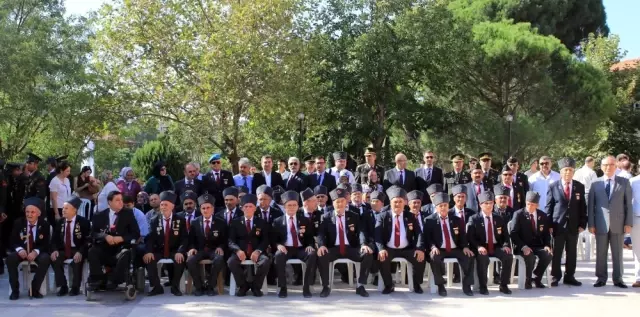 Gaziler Günü İzmir'in İlçelerinde de Törenlerle Kutlandı