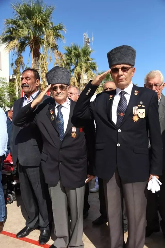 Gaziler Günü İzmir'in İlçelerinde de Törenlerle Kutlandı