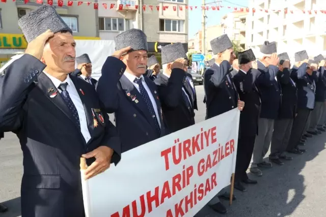 Gaziler Gününde Duygusal Anlar Gaziler Gününde Duygusal Anlar