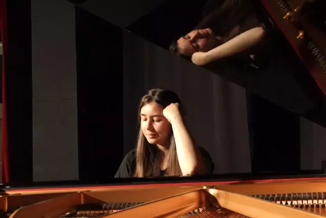Bursalı Müzisyene Pasaport Engeli