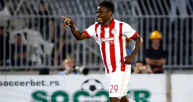 Fenerbahçe'den Ayrılan Emenike, Olympiakos'a Ligde Galibiyeti Getirdi