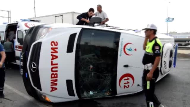 Hasta Sevki Yapan Ambulans Devrildi ile ilgili görsel sonucu