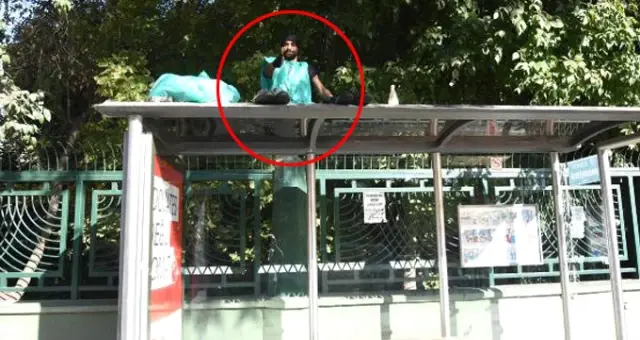 İzmir'in 'Durak Tarzanı' Kışlık Mekanına Geri Döndü