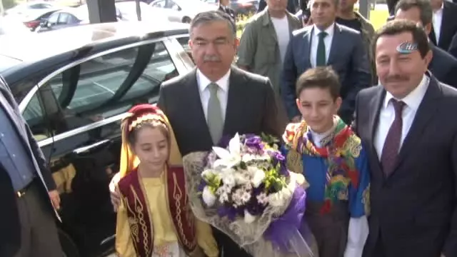 Milli Eğitim Bakanı İsmet Yılmaz: 'Bakanlık Bütçesinin Önemli Kısmını Mesleki Eğitime Ayırıyoruz' Milli Eğitim Bakanı İsmet Yılmaz: 'Bakanlık Bütçesinin Önemli Kısmını Mesleki Eğitime Ayırıyoruz'