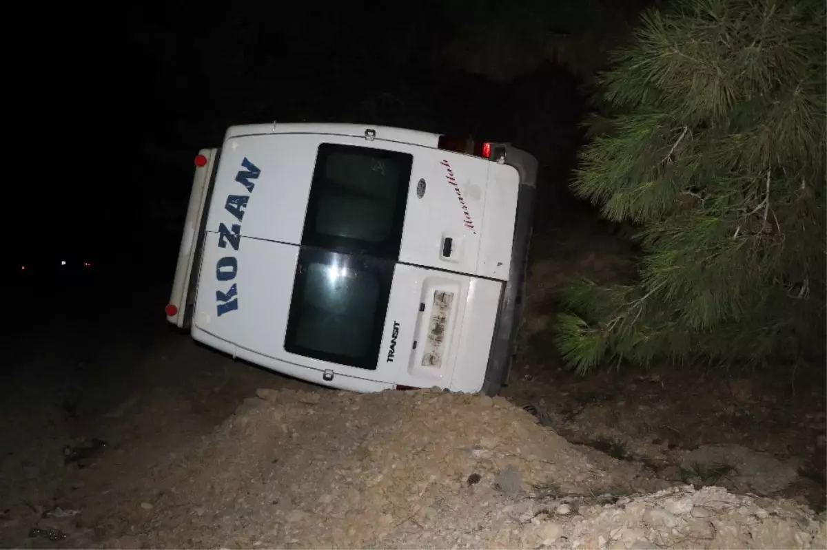 Yolcu Minibüsü Devrildi: 7 Yaralı
