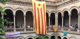 İspanya'da 'Bağımsızlık Referandumu' Gerginliği: Öğrenciler Üniversiteyi İşgal Etti