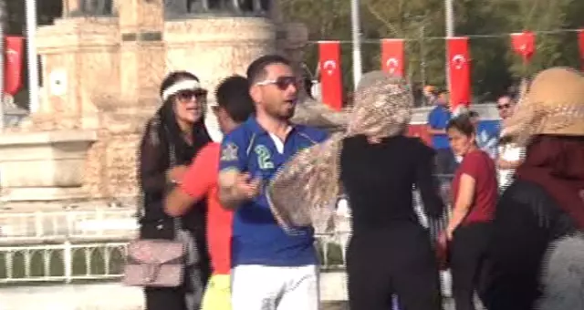 Taksim Meydanı'nda İki Arap Kadın Turist Arasında Kavga Çıktı