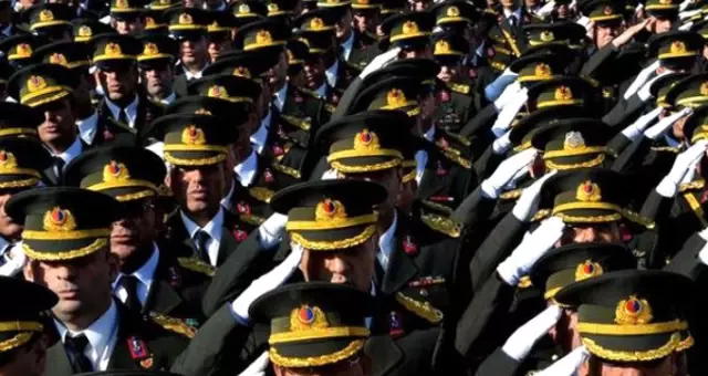 Jandarma Genel Komutanlığı'ndan 22 Subay Emekliliğe Sevk Edildi