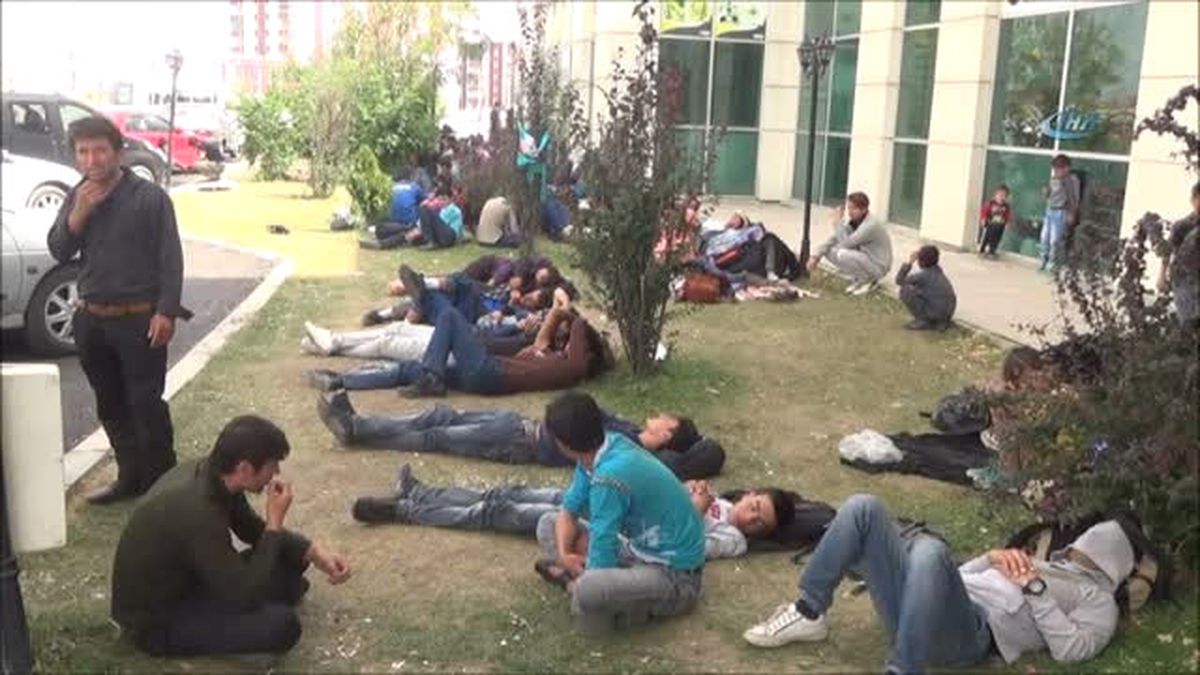 Taliban'ın Zulmünden Kaçan 300 Göçmen Türkiye'ye Geldi
