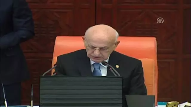TBMM Genel Kurulu, Irak ve Suriye Tezkeresini Görüşmek İçin Olağanüstü Toplandı (2) TBMM Genel Kurulu, Irak ve Suriye Tezkeresini Görüşmek İçin Olağanüstü Toplandı (2)