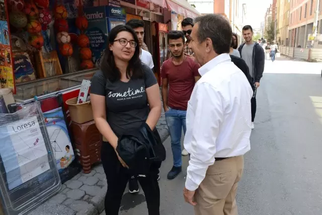 Bin 200 Genç Kapıda Sıra Oldu