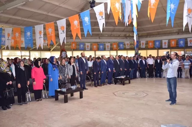 Gediz AK Parti'de Mesut Yörük Güven Tazeledi Gediz AK Parti'de Mesut Yörük Güven Tazeledi