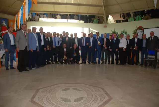 Gediz AK Parti'de Mesut Yörük Güven Tazeledi Gediz AK Parti'de Mesut Yörük Güven Tazeledi