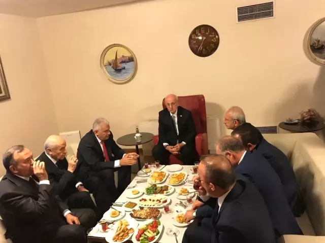 TBMM'de Sürpriz Buluşma! 3 Lider Bir Araya Gelip Kahvaltılık Yedi, Çay İçti
