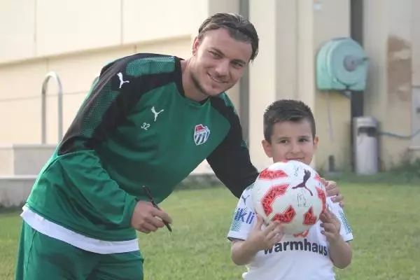 Bursaspor Minik Yasin'in Hayalini Gerçekleştirdi