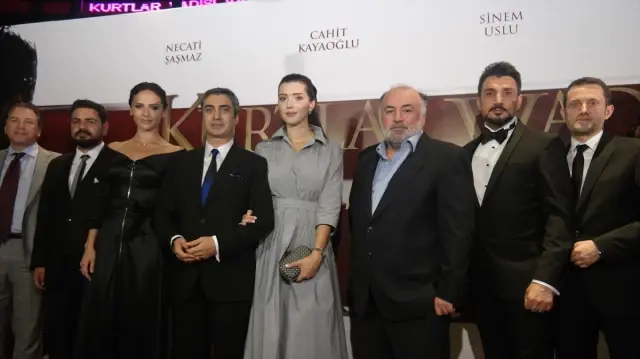 Kurtlar Vadisi Vatan'In Gala Gösterimi Yoğun İlgi Gördü Kurtlar Vadisi Vatan'In Gala Gösterimi Yoğun İlgi Gördü