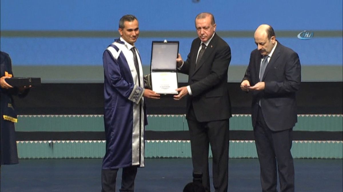Ödülleri Cumhurbaşkanı Erdoğan Verdi