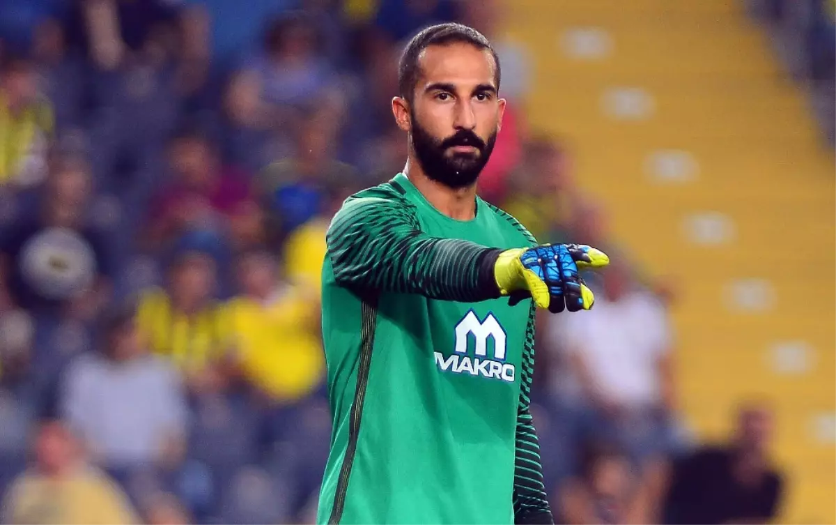 Volkan Babacan'a Pet Şişe Fırlatan Taraftara 18 Ay Hapis İstemi