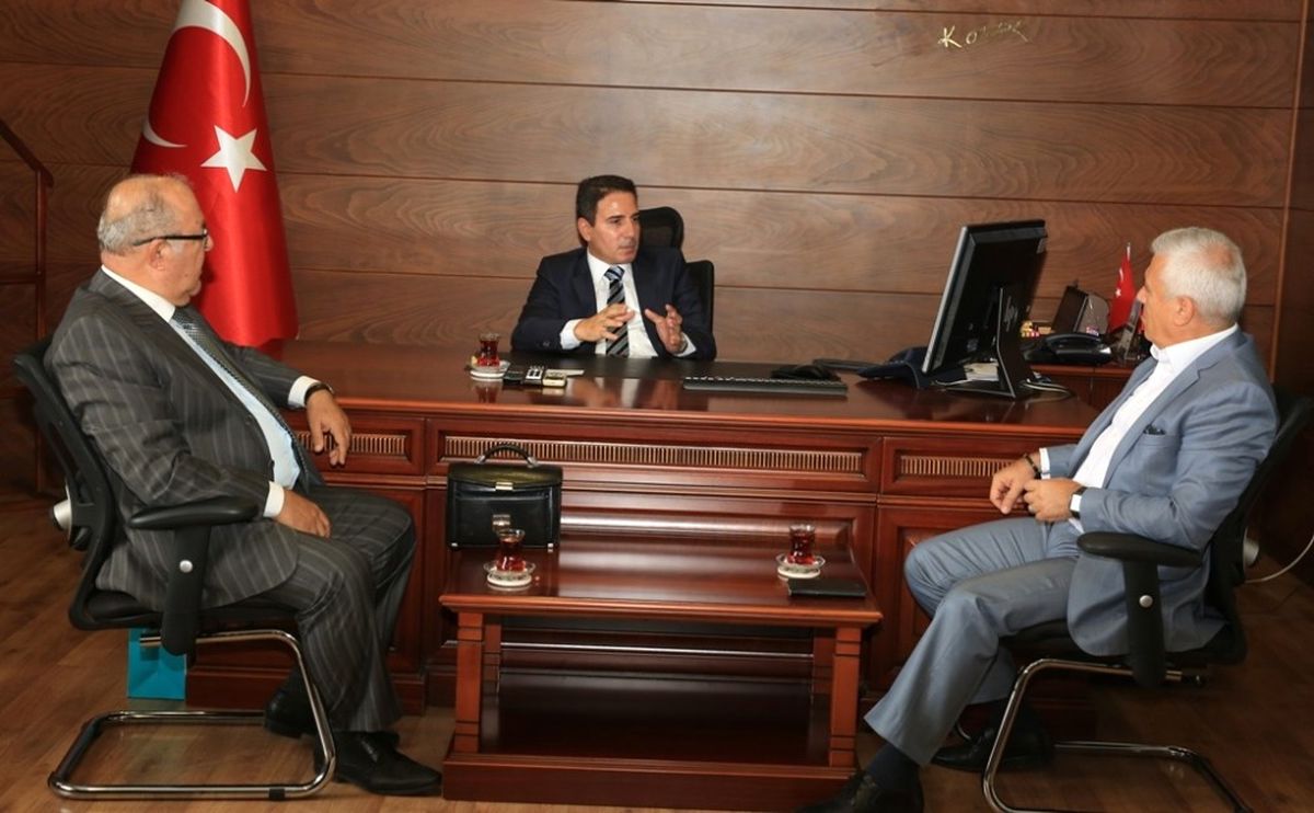 Bozbey'den Kaymakam Avni Oral'a Ziyaret