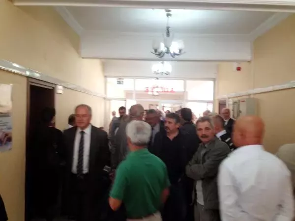 CHP İlçe Başkanı, Ak Partili Vekile Hakaretten Yargılandı CHP İlçe Başkanı, Ak Partili Vekile Hakaretten Yargılandı