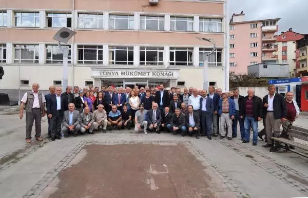 CHP İlçe Başkanı, Ak Partili Vekile Hakaretten Yargılandı CHP İlçe Başkanı, Ak Partili Vekile Hakaretten Yargılandı