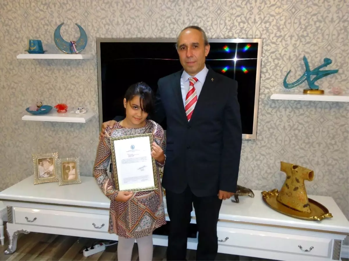 İlkokul Öğrencisinden Mehmetçik Vakfı'na Bağış