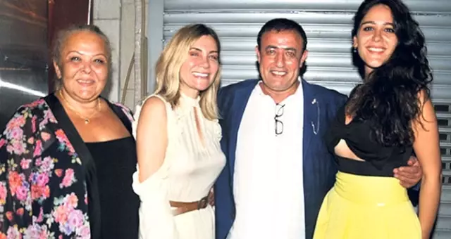 Mahmut Tuncer ve Kızı Gizem'e Sahtecilik Suçundan 3 Yıl ...