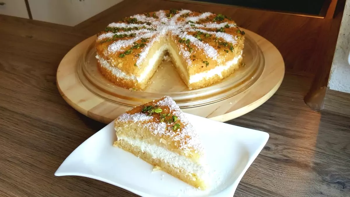 Serbetli Kremali Tatli Tarifi-Padisah Yastigi Tatlisi (Pasta) Nasil Yapilir-Hatice Mazi