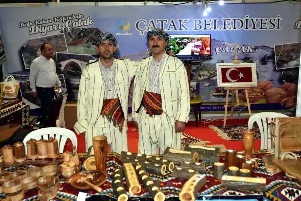 Van 8'inci Turizm ve Seyahat Fuarı Kapılarını Açtı Van 8'inci Turizm ve Seyahat Fuarı Kapılarını Açtı