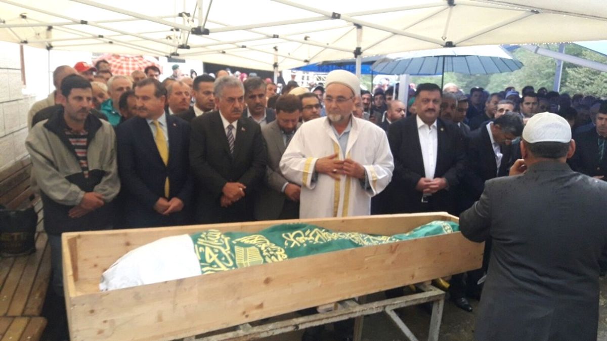 Rize'de Selde Hayatını Kaybeden Songül Tolan Son Yolculuğuna Uğurlandı