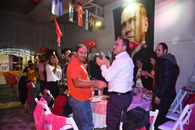 Ayvalık'ta Armutçuk Gençlikspor'un Coşkulu Dayanışma Gecesi