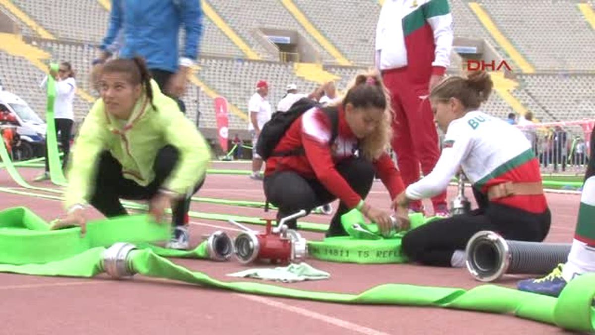 İzmir Manken Değil İtfaiyeci