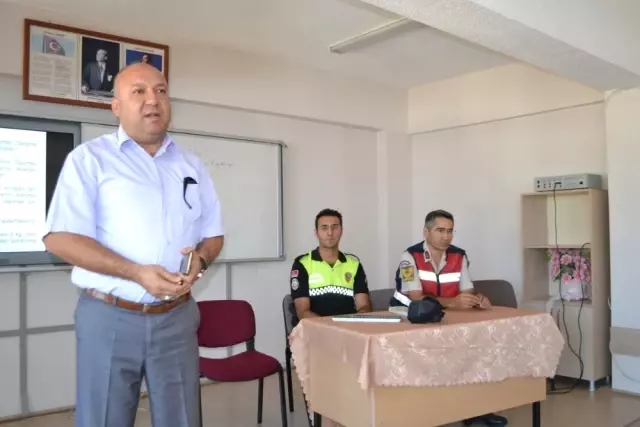 Bozyazı'da Öğrenci Servis Şoförlerine Seminer