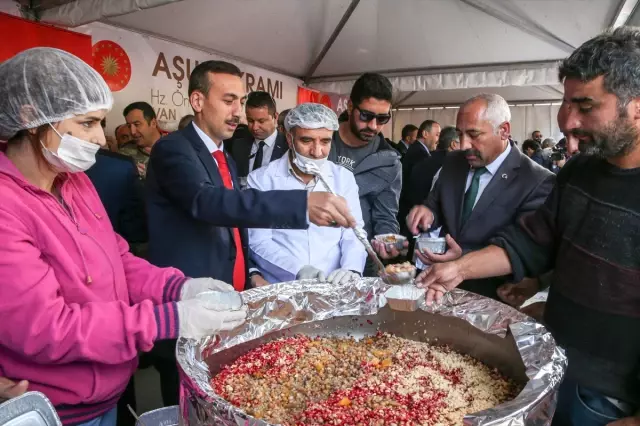Cumhurbaşkanlığından Vatandaşlara Aşure İkramı Cumhurbaşkanlığından Vatandaşlara Aşure İkramı