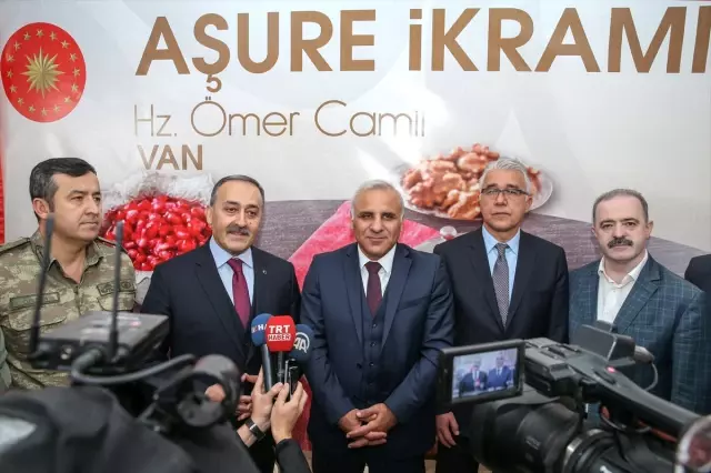 Cumhurbaşkanlığından Vatandaşlara Aşure İkramı Cumhurbaşkanlığından Vatandaşlara Aşure İkramı
